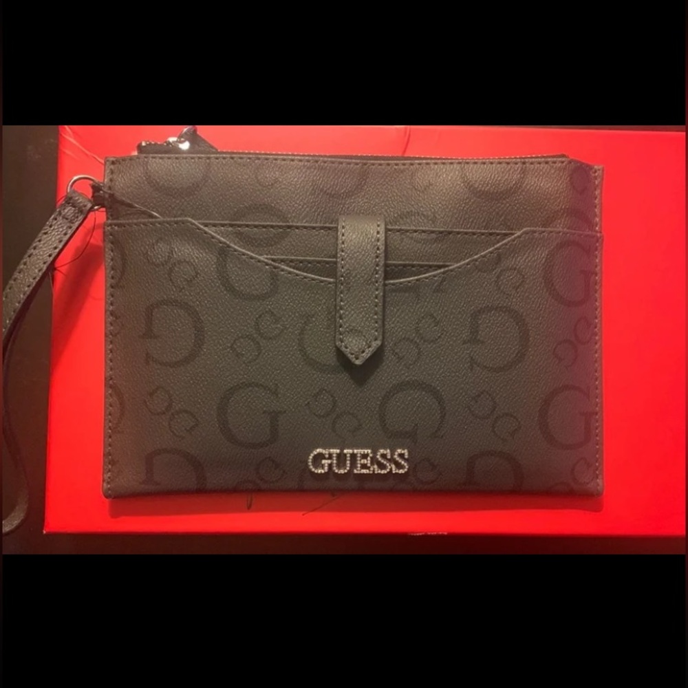 Guess Wristlet